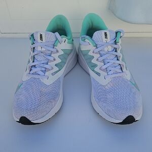 Nike Women's White and Mint Athletic Sneakers